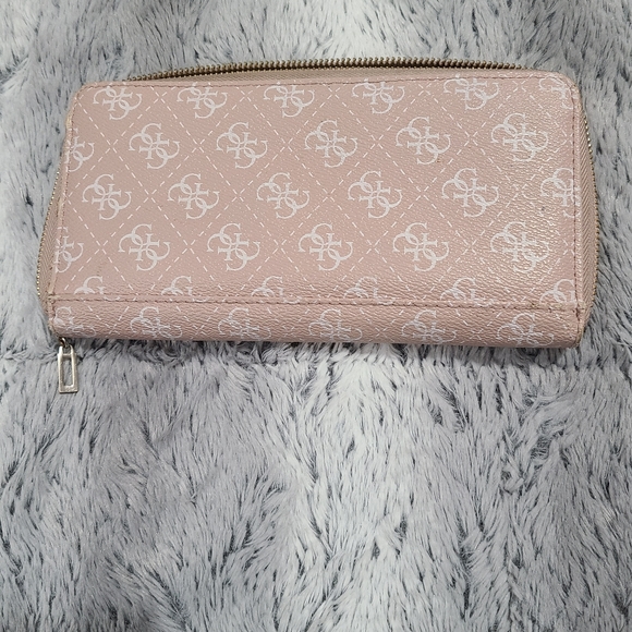 Guess Wallet - Picture 2 of 3